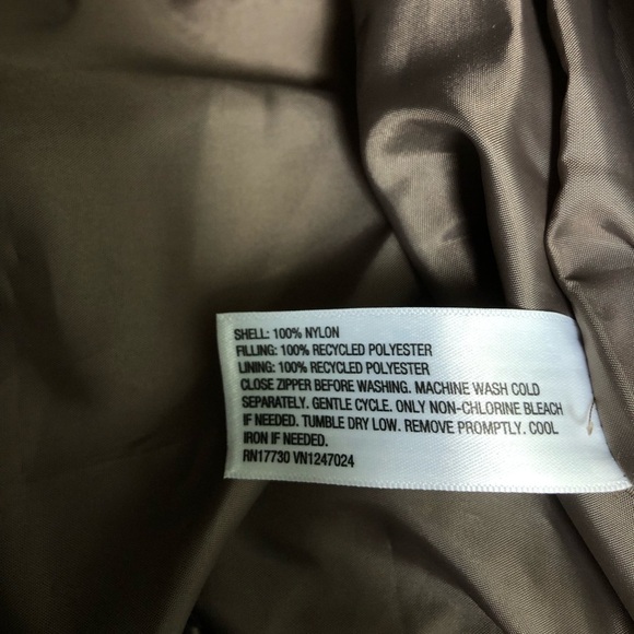 Women’s Calm Gray Puffer Jacket - Picture 6 of 6